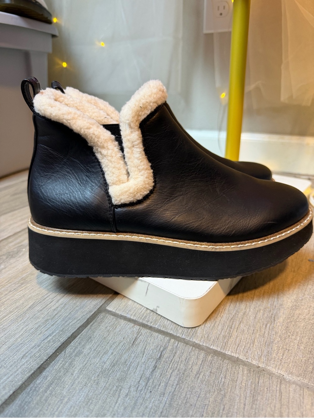 Yellow Box Black Faux Leather Platform Ankle Boots with Cream Shearling Trim 8.5